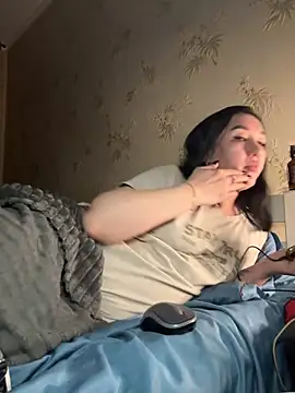 Naughtbaby 2025 online show from 12/17/25, 04:02