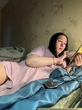 Naughtbaby 2025 online show from 12/22/25, 01:08