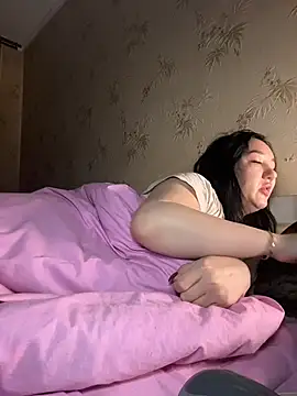 Naughtbaby 2025 online show from 02/15/26, 11:45