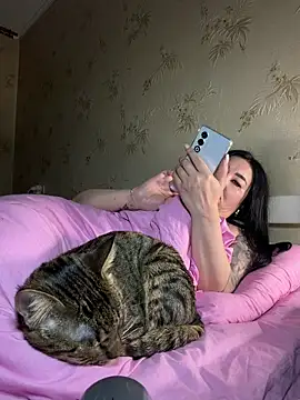 Naughtbaby 2025 online show from 04/17/26, 11:41