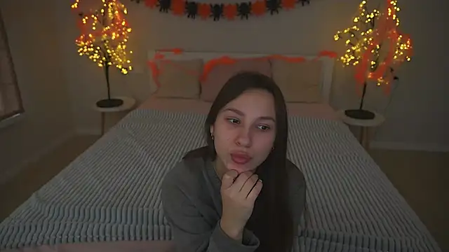 PaigePrado online show from 10/30/25, 06:48