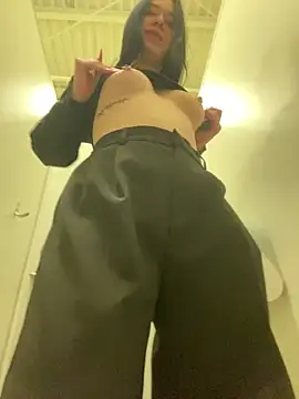 AlishaPrettyBlade online show from 02/22/25, 06:28