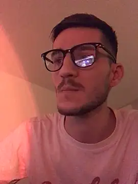 Snapshot of yoyoboy988 chatting on 02/18/25, 09:42 yoyoboy988 online show from 02/18/25, 09:42