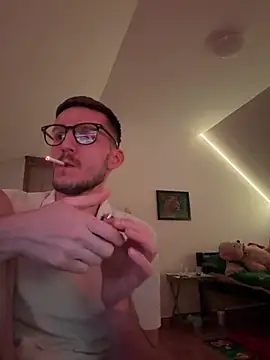 Snapshot of yoyoboy988 chatting on 03/17/25, 08:19 yoyoboy988 online show from 03/17/25, 08:19