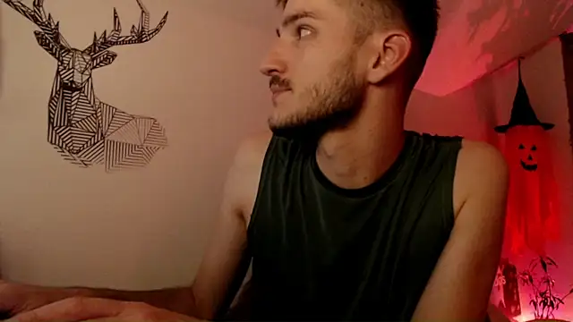 Snapshot of yoyoboy988 chatting on 09/26/25, 08:57 yoyoboy988 online show from 09/26/25, 08:57