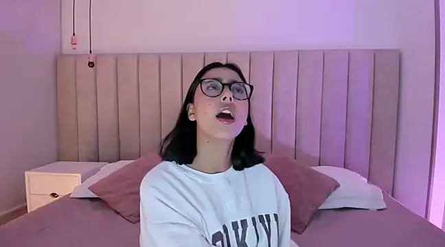 Snapshot of miss_martiina chatting on 03/11/25, 11:37 miss martiina online show from 03/11/25, 11:37