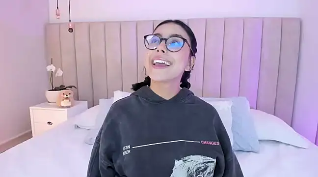 Snapshot of miss_martiina chatting on 03/13/25, 11:05 miss martiina online show from 03/13/25, 11:05