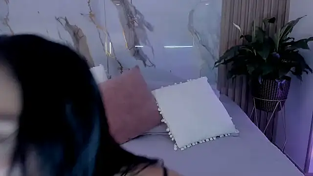 Snapshot of miss_martiina chatting on 10/26/25, 10:04 miss martiina online show from 10/26/25, 10:04