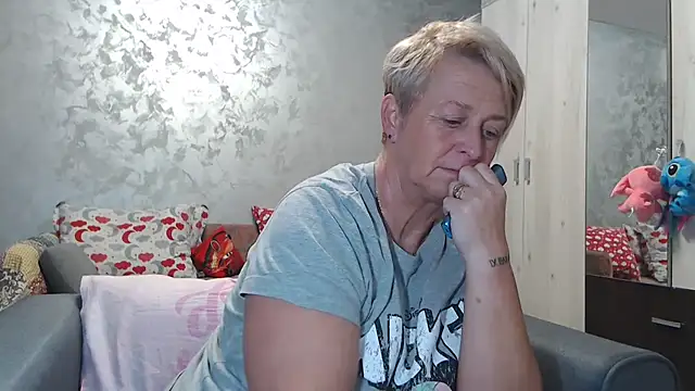 RosesandLillies online show from 11/09/25, 04:49