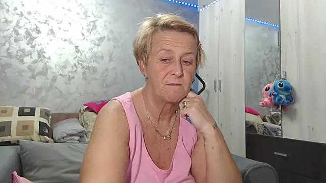 Snapshot of RosesandLillies chatting on 05/07/26, 05:07 RosesandLillies online show from 05/07/26, 05:07