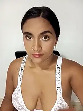 victoria roussee online show from 03/02/25, 07:43