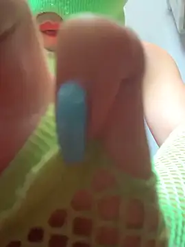 Snapshot of NatashaRex chatting on 09/19/25, 04:18 NatashaRex online show from 09/19/25, 04:18