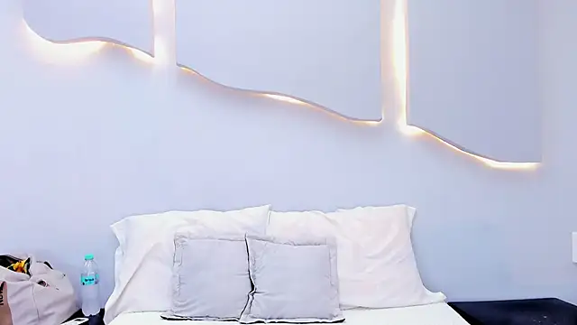 EmilyDiaaz online show from 04/14/26, 12:22