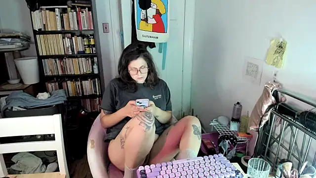 Snapshot of Rosiee69_ chatting on 11/23/25, 12:49 Rosiee69 online show from 11/23/25, 12:49