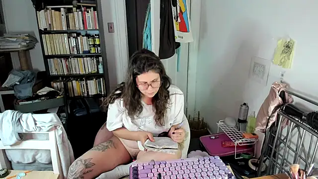 Snapshot of Rosiee69_ chatting on 11/26/25, 09:16 Rosiee69 online show from 11/26/25, 09:16