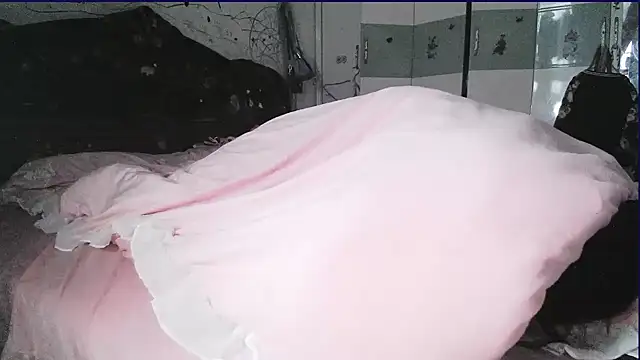 hebe-02 online show from 11/11/25, 11:49