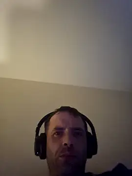 Snapshot of Nidge251 chatting on 09/18/25, 05:20 Nidge251 online show from 09/18/25, 05:20