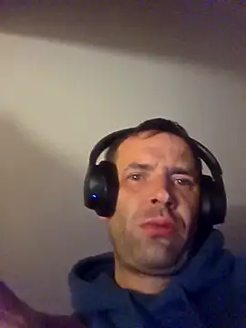 Snapshot of Nidge251 chatting on 09/23/25, 04:59 Nidge251 online show from 09/23/25, 04:59