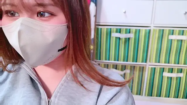 Snapshot of noa_chi chatting on 03/17/25, 11:42 noa chi online show from 03/17/25, 11:42