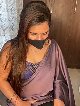 Sexy Madhuri Bhabhi online show from 03/09/26, 06:17