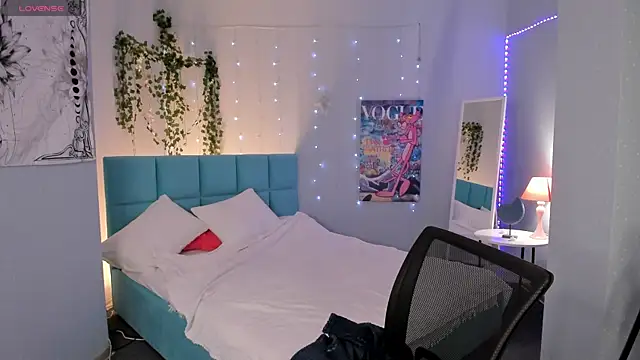 boozekirs  online show from 03/18/26, 02:58