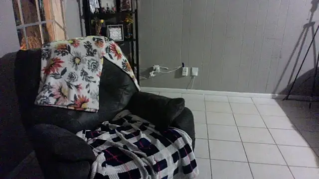 HTXBELLE online show from 10/04/25, 01:14