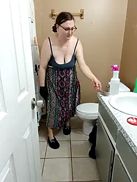 HTXBELLE online show from 10/15/25, 06:52