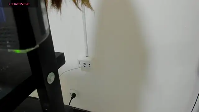 candy rogeers online show from 04/11/26, 01:04