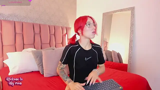 AbellaFox  online show from 11/22/25, 07:24