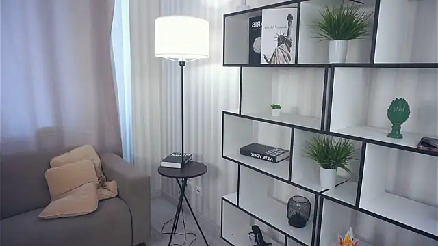 QuennaCoote online show from 09/15/25, 05:51