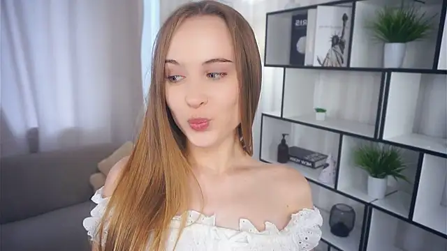 QuennaCoote online show from 09/21/25, 06:48