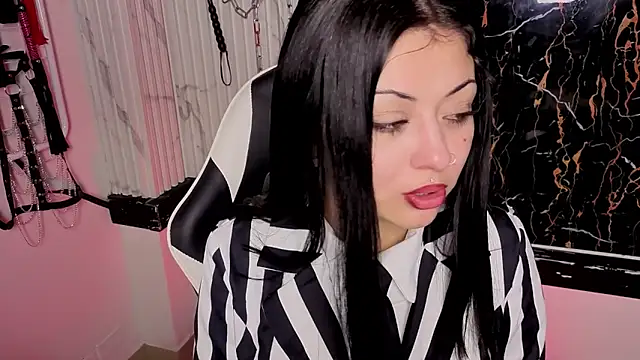 Snapshot of Guxplo_ chatting on 10/29/25, 04:09 Guxplo  online show from 10/29/25, 04:09