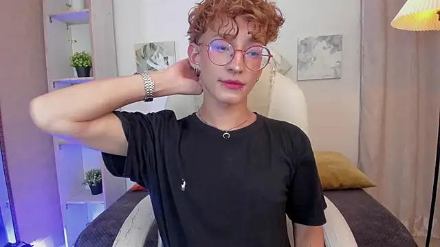 iiangel  online show from 11/29/25, 07:55