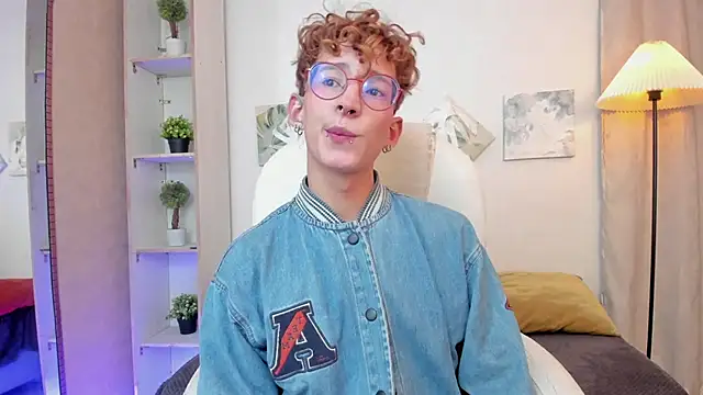 iiangel  online show from 11/30/25, 02:59