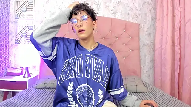 iiangel  online show from 02/26/26, 04:33