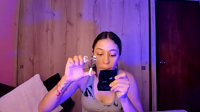 TANIA 06 online show from 04/24/26, 01:02