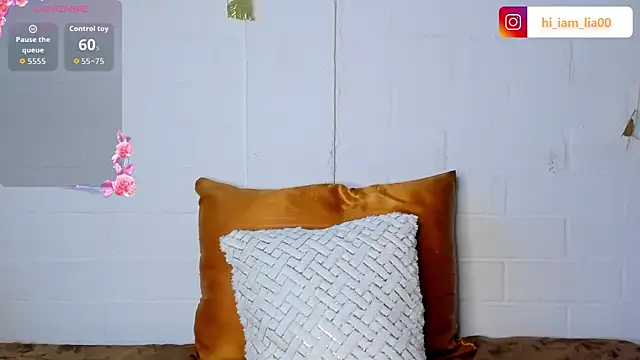 LiaHansson online show from 11/19/25, 04:51