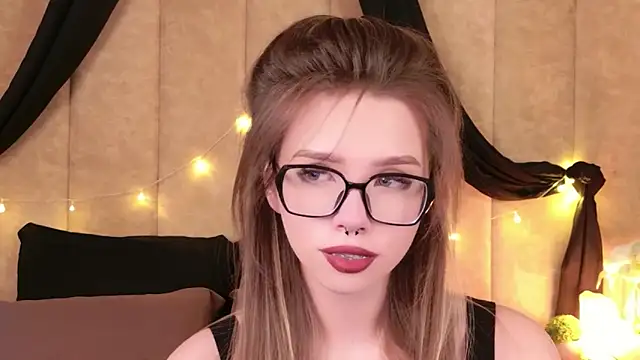 Sierra Fane online show from 12/14/25, 11:04