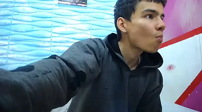 Snapshot of seigfried0 chatting on 03/17/25, 07:58 seigfried0 online show from 03/17/25, 07:58