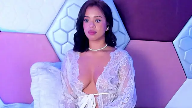 Snapshot of LiaHilton2 chatting on 02/23/25, 10:42 LiaHilton2 online show from 02/23/25, 10:42