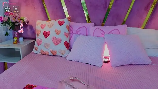 Snapshot of EmmyCortez chatting on 02/03/26, 11:48 EmmyCortez online show from 02/03/26, 11:48