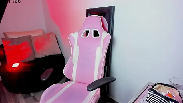 Zamira Taylor online show from 03/18/25, 07:20