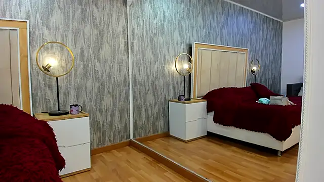 NahomyCarther online show from 11/28/25, 03:20