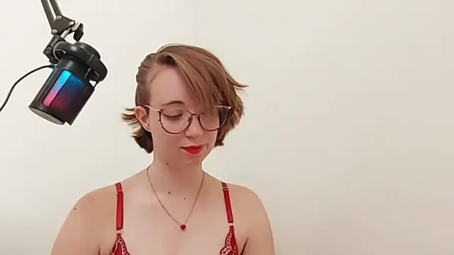 Elise Nyx online show from 10/02/25, 12:45