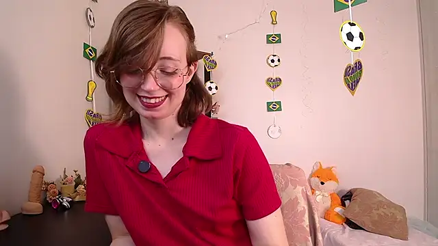 Snapshot of Elise_Nyx chatting on 06/25/26, 01:48 Elise Nyx online show from 06/25/26, 01:48