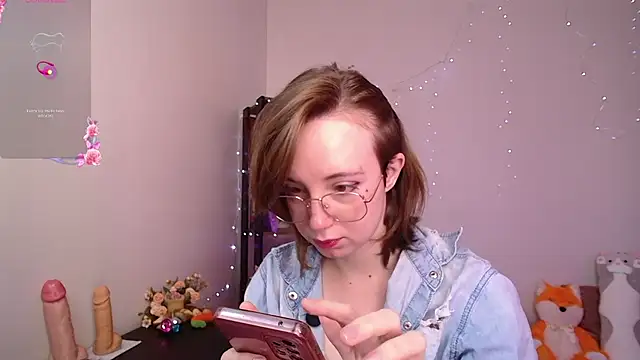 Snapshot of Elise_Nyx chatting on 07/10/26, 11:57 Elise Nyx online show from 07/10/26, 11:57