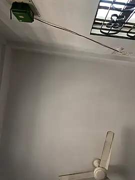 everlustman  online show from 02/18/25, 07:32