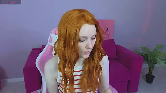 KristinMoore online show from 03/12/25, 09:23