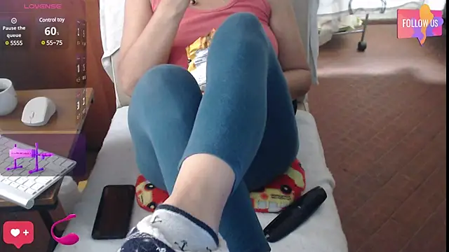 Snapshot of Sexyqueen_mature_ chatting on 02/27/25, 08:42 Sexyqueen mature  online show from 02/27/25, 08:42