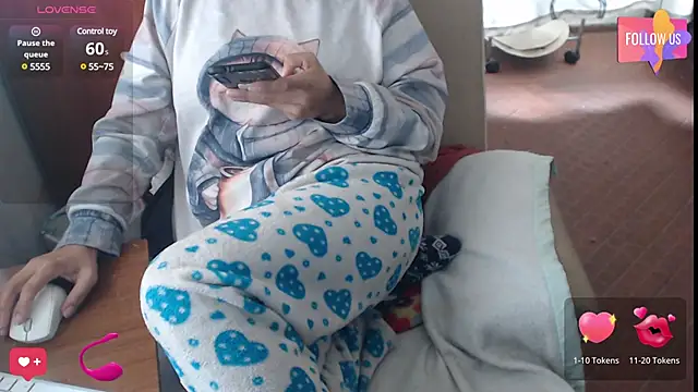 Snapshot of Sexyqueen_mature_ chatting on 03/11/25, 02:51 Sexyqueen mature  online show from 03/11/25, 02:51